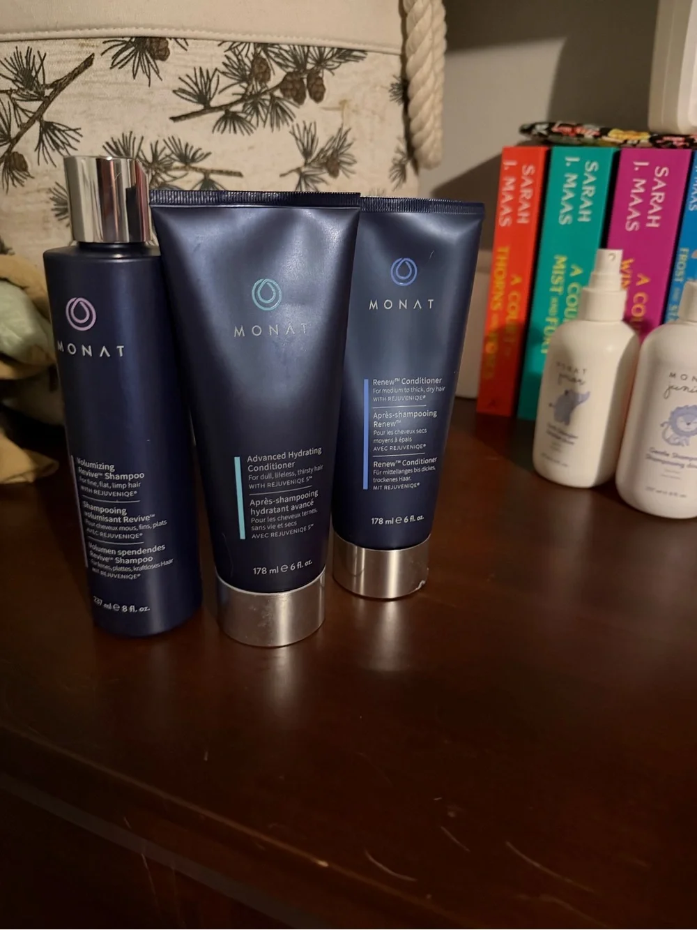 Monat conditioner and shampoo